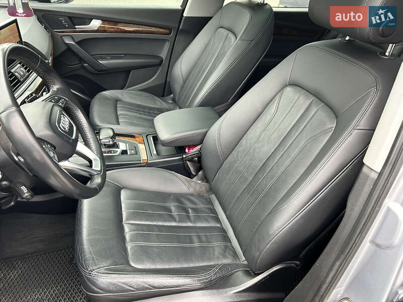 Внедорожник / Кроссовер Audi Q5 2017 в Хмельницком