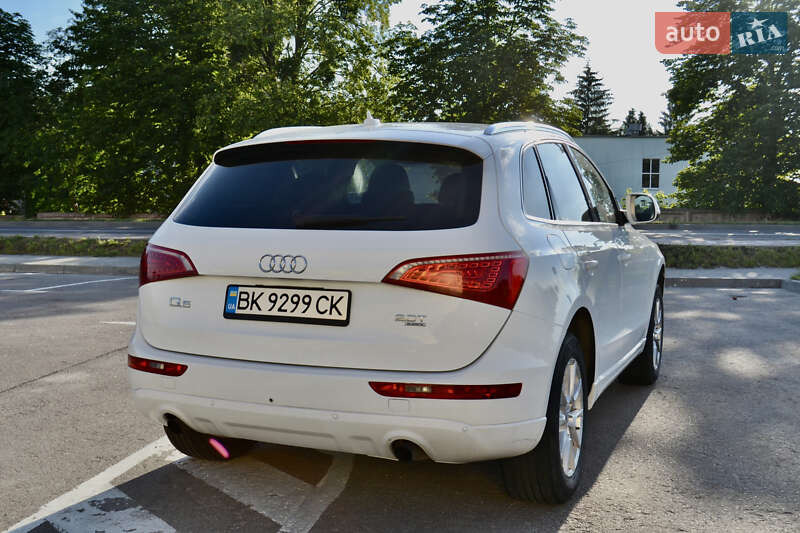 Внедорожник / Кроссовер Audi Q5 2011 в Ровно