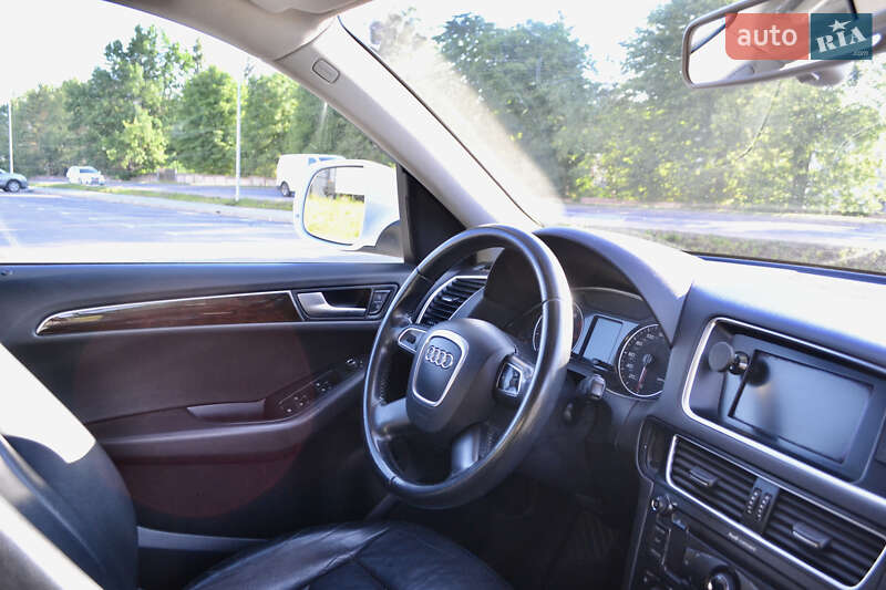 Внедорожник / Кроссовер Audi Q5 2011 в Ровно