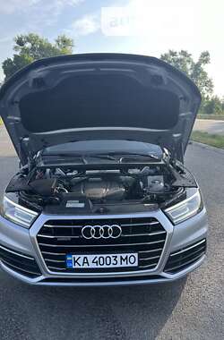 Внедорожник / Кроссовер Audi Q5 2018 в 