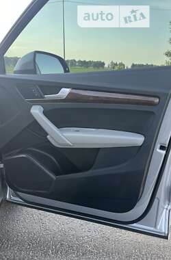 Внедорожник / Кроссовер Audi Q5 2018 в 