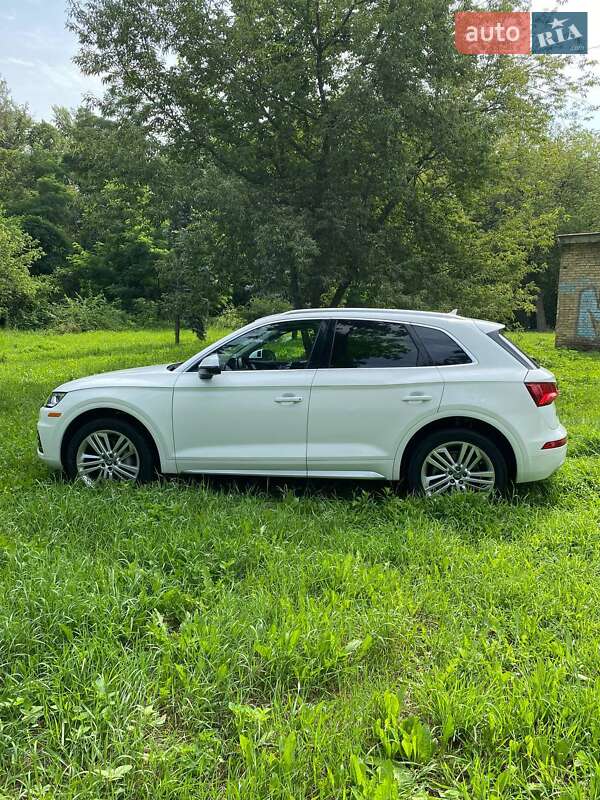 Внедорожник / Кроссовер Audi Q5 2017 в Киеве
