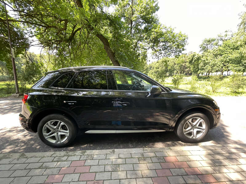 Внедорожник / Кроссовер Audi Q5 2017 в Луцке