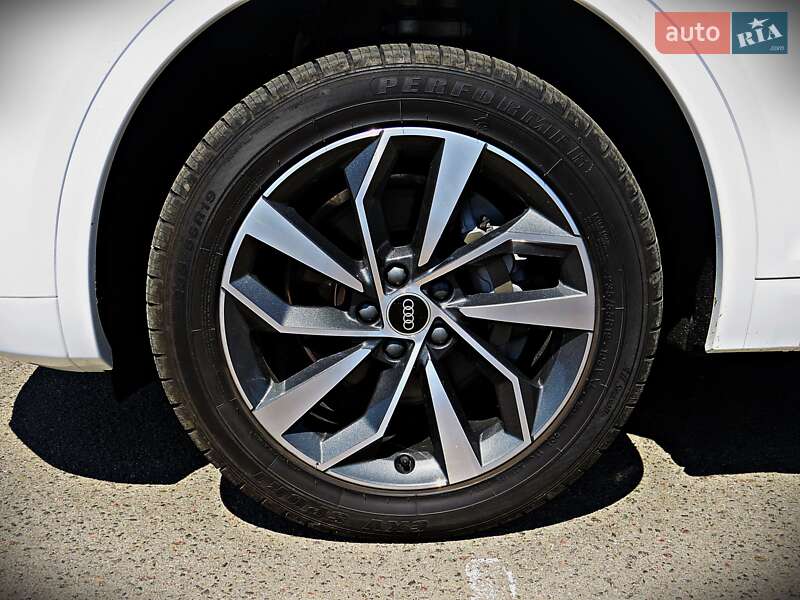 Внедорожник / Кроссовер Audi Q5 2020 в Черкассах