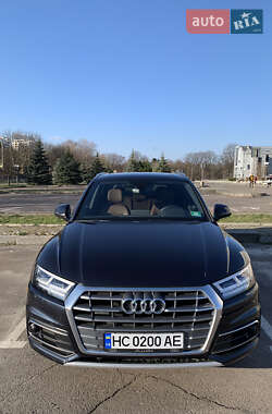 Внедорожник / Кроссовер Audi Q5 2017 в 