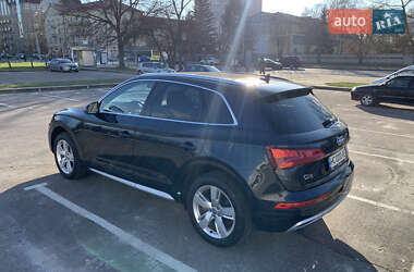 Внедорожник / Кроссовер Audi Q5 2017 в 