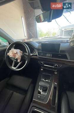 Внедорожник / Кроссовер Audi Q5 2017 в 