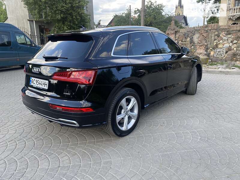 Внедорожник / Кроссовер Audi Q5 2017 в Луцке