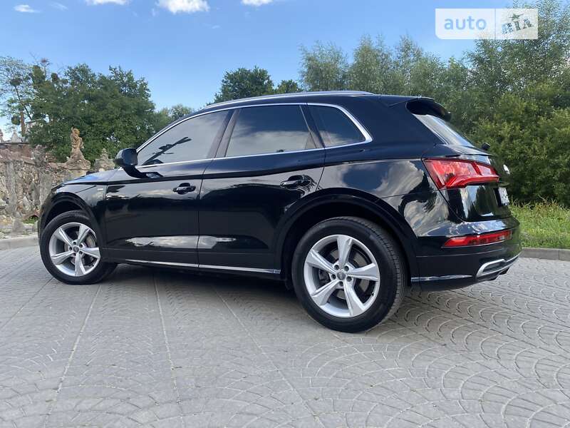 Внедорожник / Кроссовер Audi Q5 2017 в Луцке