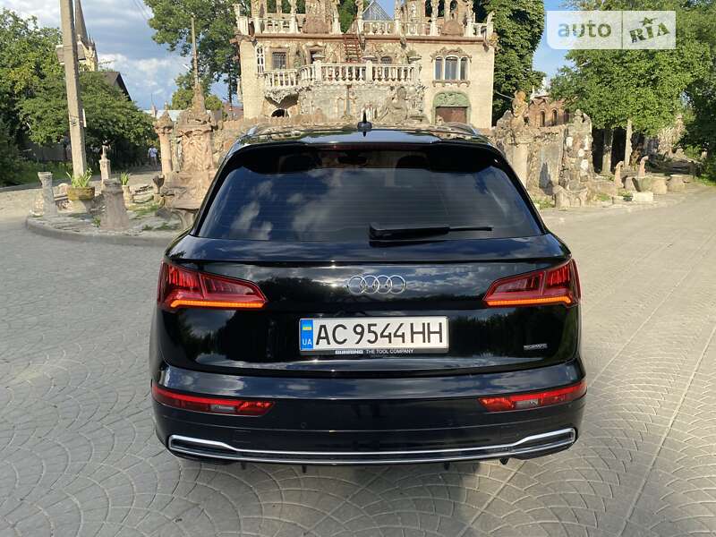 Внедорожник / Кроссовер Audi Q5 2017 в Луцке