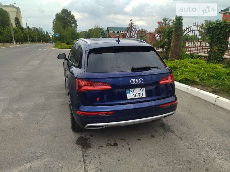 Внедорожник / Кроссовер Audi Q5 2016 в Каменском