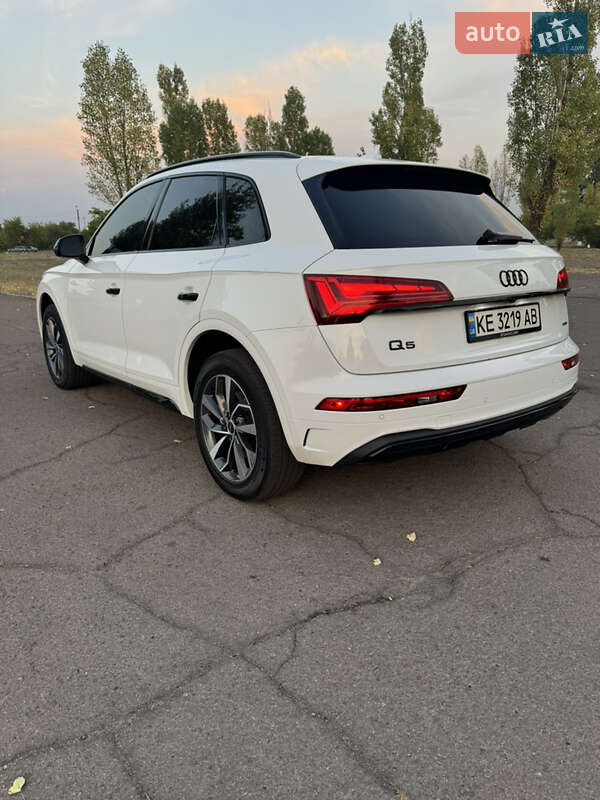 Внедорожник / Кроссовер Audi Q5 2021 в Каменском