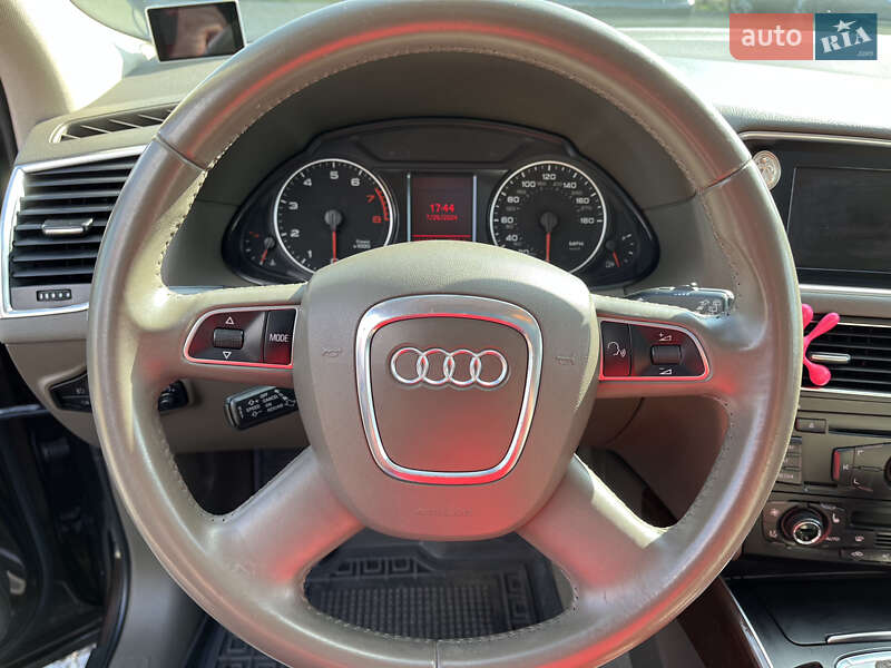 Позашляховик / Кросовер Audi Q5 2010 в Львові