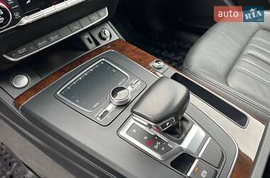 Внедорожник / Кроссовер Audi Q5 2018 в 