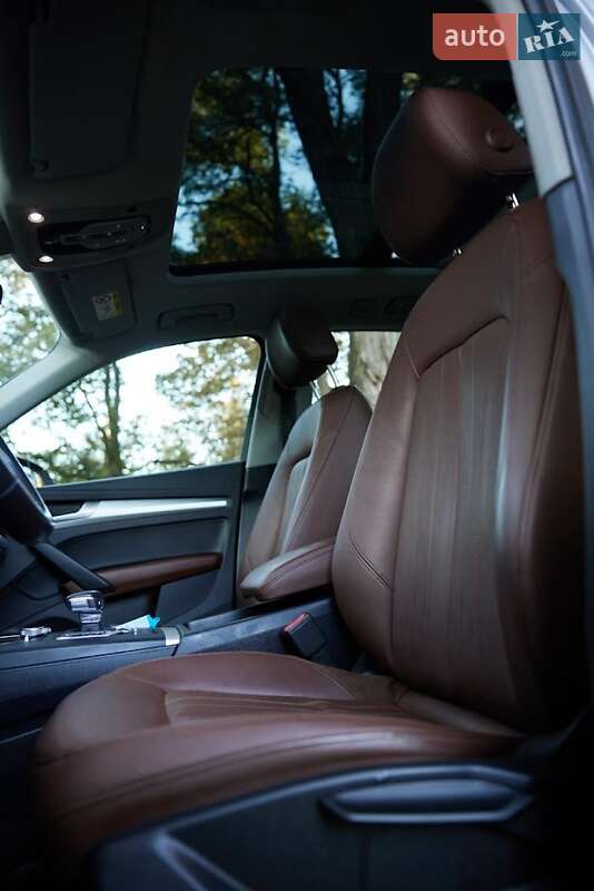 Позашляховик / Кросовер Audi Q5 2018 в Львові