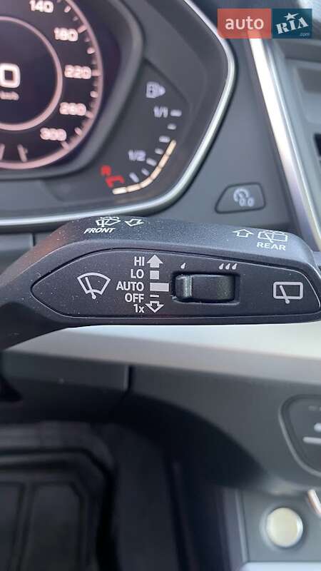 Позашляховик / Кросовер Audi Q5 2018 в Львові