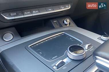 Внедорожник / Кроссовер Audi Q5 2018 в 