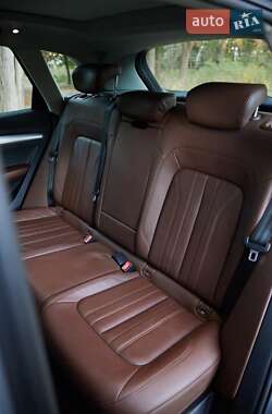 Внедорожник / Кроссовер Audi Q5 2018 в 