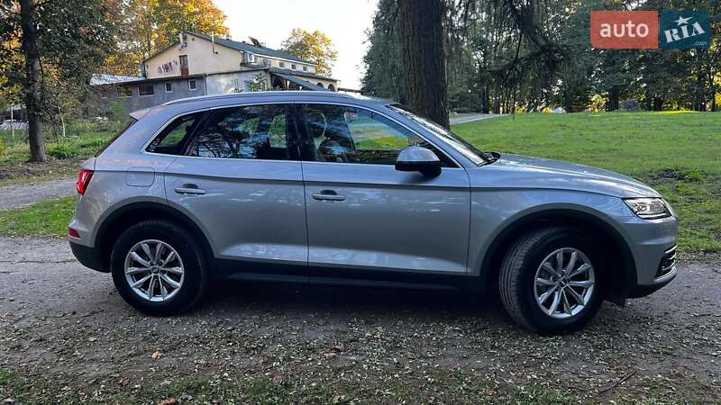 Позашляховик / Кросовер Audi Q5 2018 в Львові