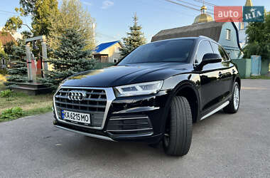 Позашляховик / Кросовер Audi Q5 2017 в Києві