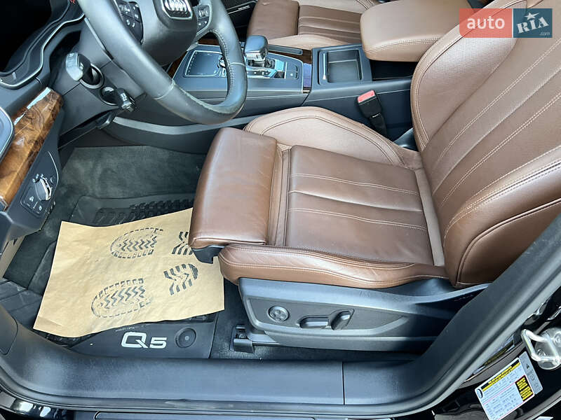 Внедорожник / Кроссовер Audi Q5 2017 в 
