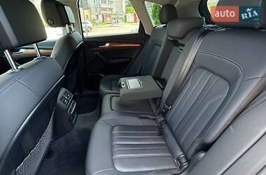 Позашляховик / Кросовер Audi Q5 2020 в 