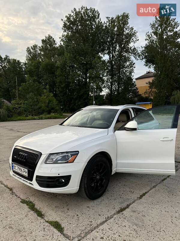 Внедорожник / Кроссовер Audi Q5 2011 в Городке