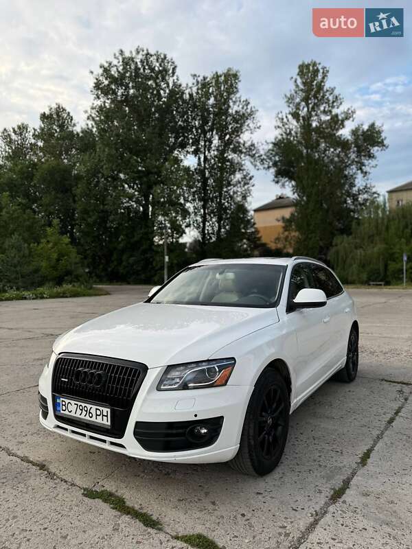 Внедорожник / Кроссовер Audi Q5 2011 в Городке