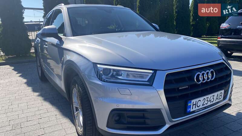 Внедорожник / Кроссовер Audi Q5 2018 в 