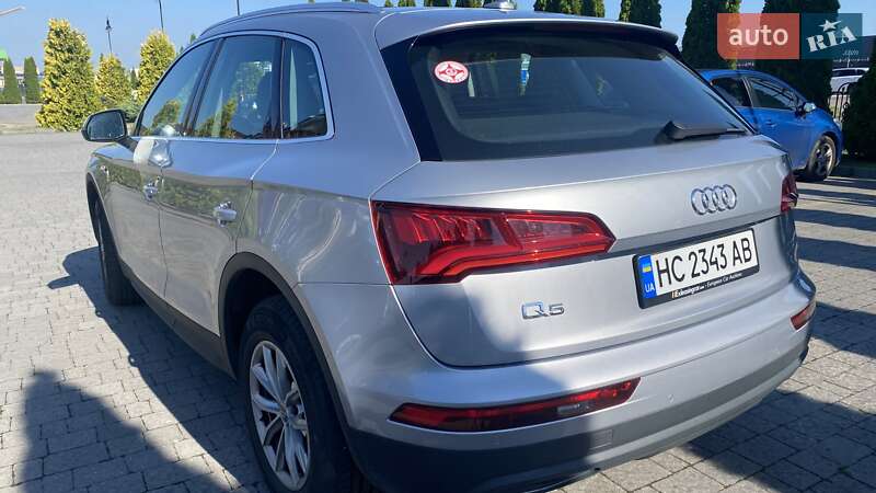 Позашляховик / Кросовер Audi Q5 2018 в Львові