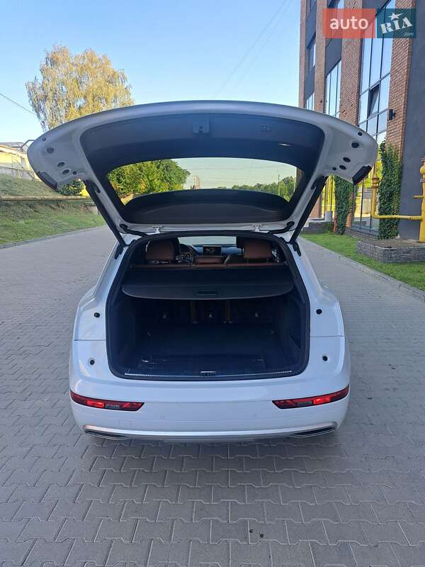 Позашляховик / Кросовер Audi Q5 2020 в Чернівцях