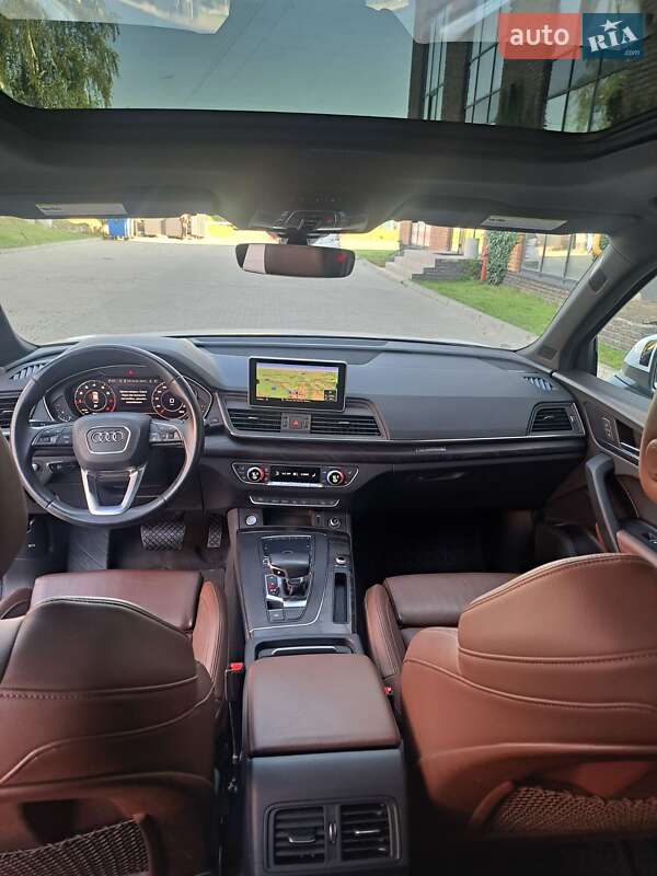 Позашляховик / Кросовер Audi Q5 2020 в Чернівцях