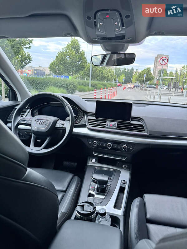 Позашляховик / Кросовер Audi Q5 2020 в Києві