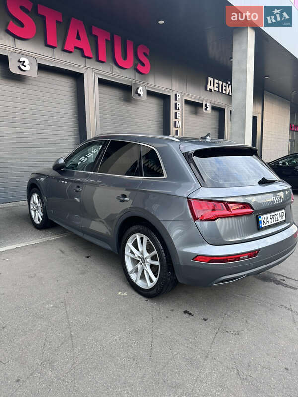 Позашляховик / Кросовер Audi Q5 2020 в Києві