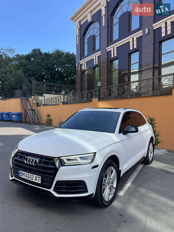 Позашляховик / Кросовер Audi Q5 2017 в Одесі