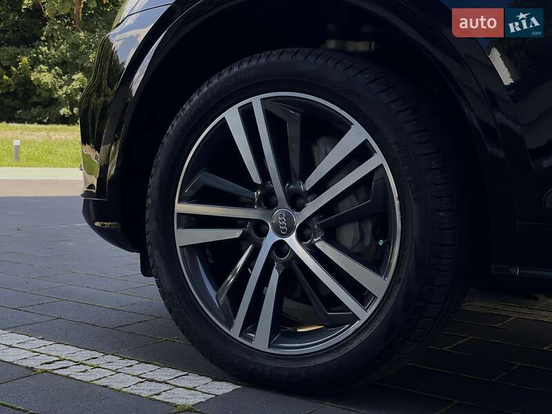 Внедорожник / Кроссовер Audi Q5 2020 в Львове