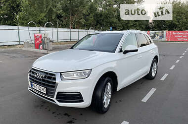 Позашляховик / Кросовер Audi Q5 2020 в Києві