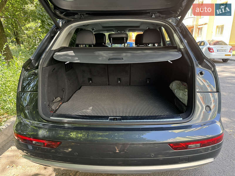 Внедорожник / Кроссовер Audi Q5 2017 в Виннице