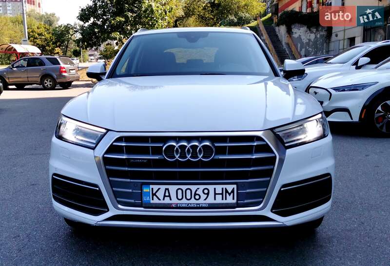 Внедорожник / Кроссовер Audi Q5 2020 в 