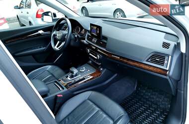 Внедорожник / Кроссовер Audi Q5 2020 в 