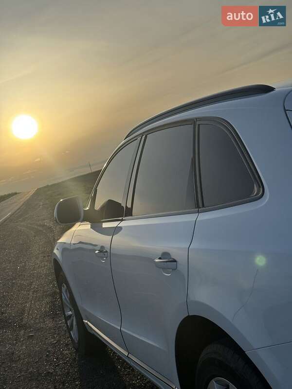 Внедорожник / Кроссовер Audi Q5 2014 в Александрие