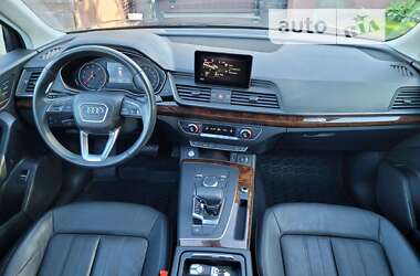 Позашляховик / Кросовер Audi Q5 2018 в Львові