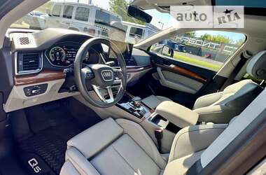 Позашляховик / Кросовер Audi Q5 2022 в 