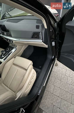 Внедорожник / Кроссовер Audi Q5 2017 в 