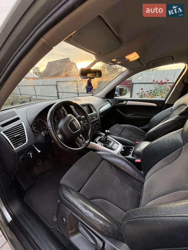 Позашляховик / Кросовер Audi Q5 2011 в Луцьку