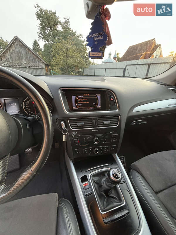 Позашляховик / Кросовер Audi Q5 2011 в Луцьку