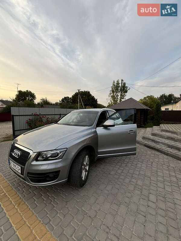 Позашляховик / Кросовер Audi Q5 2011 в Луцьку