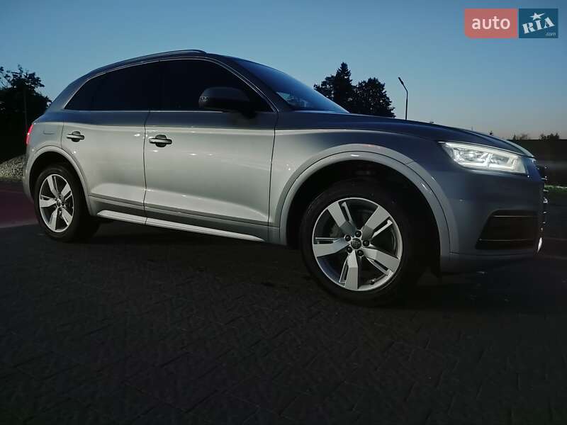 Внедорожник / Кроссовер Audi Q5 2017 в Львове