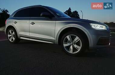 Внедорожник / Кроссовер Audi Q5 2017 в 