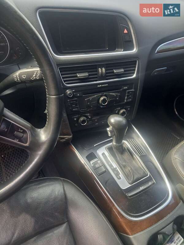 Внедорожник / Кроссовер Audi Q5 2010 в Измаиле